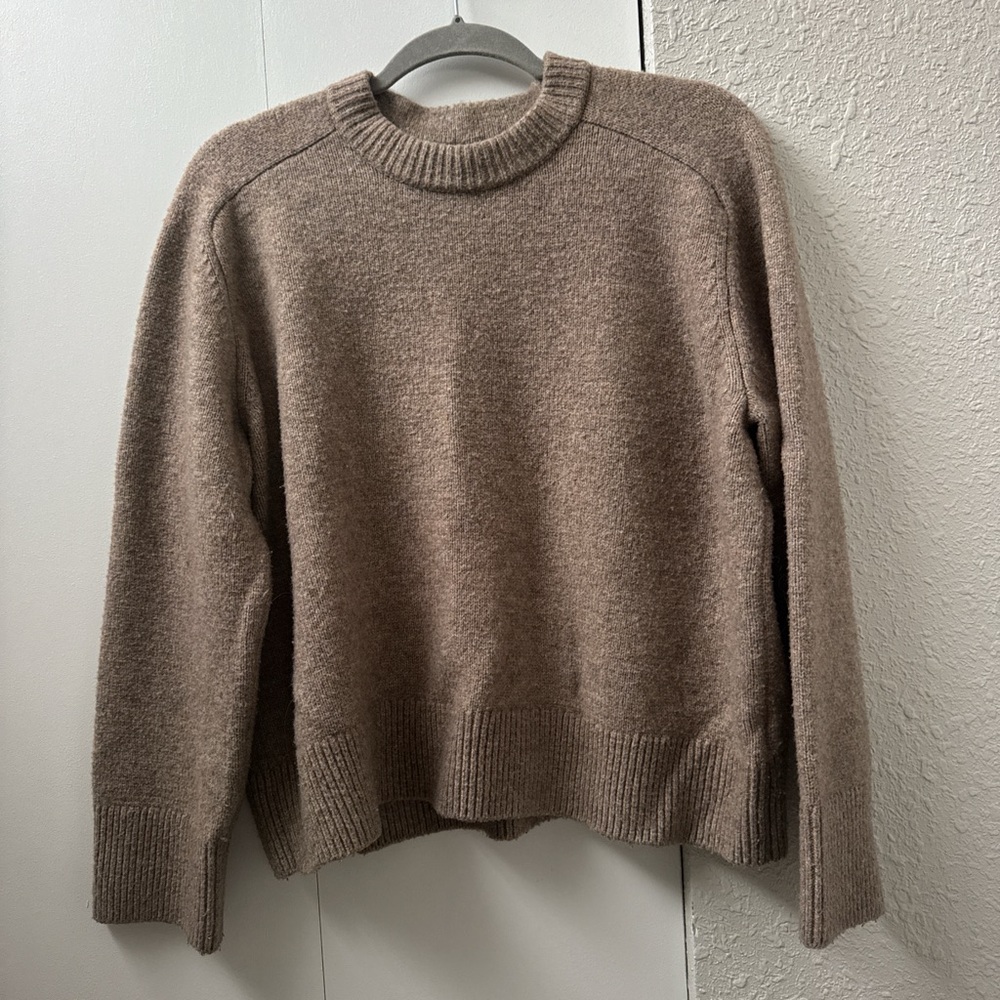 Abercrombie & Fitch Tan Crew Neck Sweater